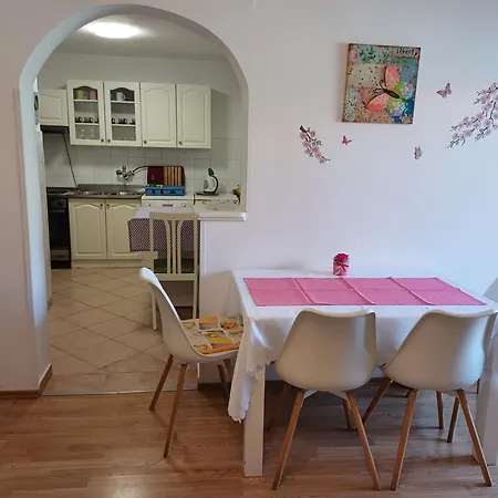Lana Apartman Pula
