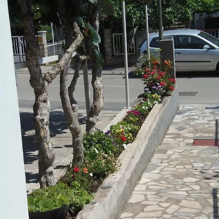 Lana Apartman Pula