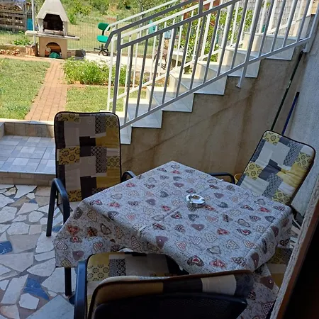 Lana Apartment *
